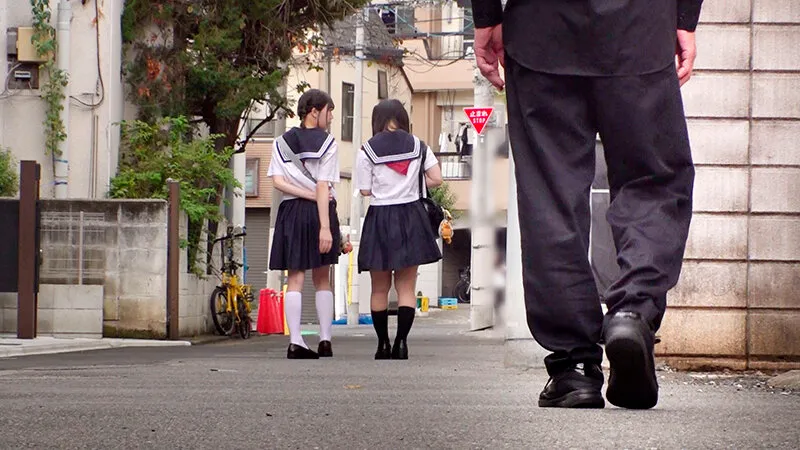 親友同士のちっちゃな2人をレズらせレ●プ調教 口とパイパンオマ○コの4つの穴をチ○ポが行ったり来たりして本物竿姉妹にするどちらも145cm W無毛 ゆなちゃん・ひなこちゃん（dvmm00362｜ディープス）のサンプル画像2