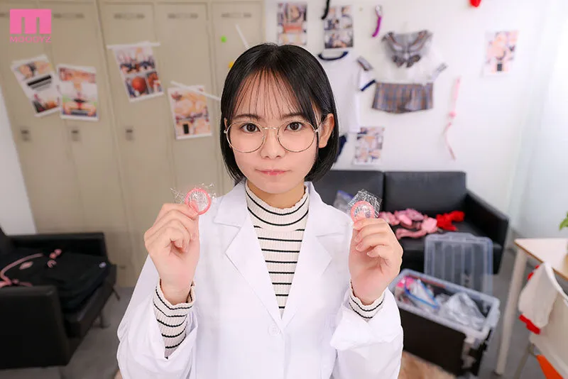 【VR】ボクのチ〇コを使ってエロ研究ばかりする陰キャエロ研サークルの部員佐々倉さん 佐々倉ひより（mdvr00427｜ムーディーズ）のサンプル画像2